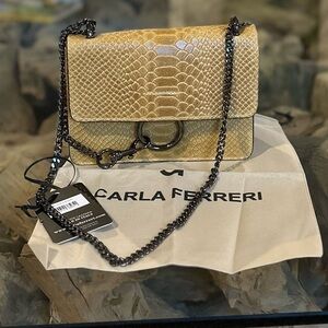 🎸CARLA FARRERI 🎸🔥NWT🔥Leather Reptile Print crossbody bag in Yellow